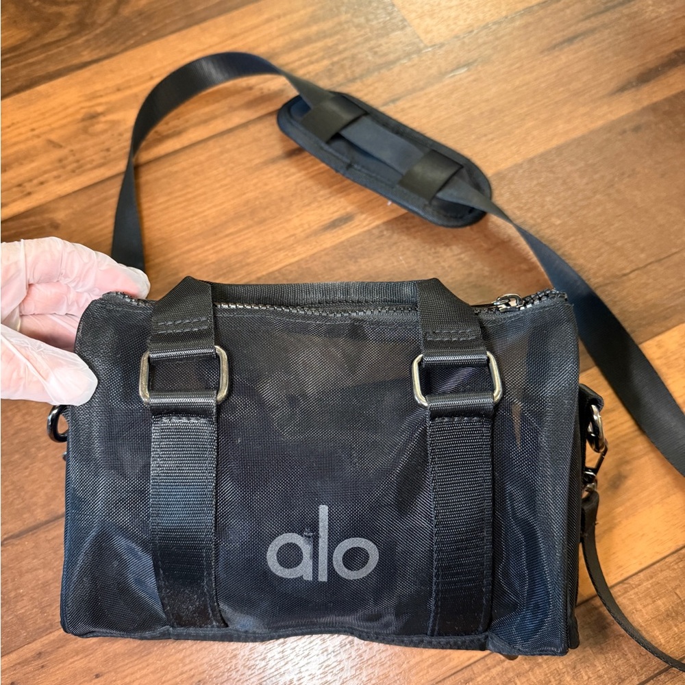 ALO Yoga Black Bag for Unisex